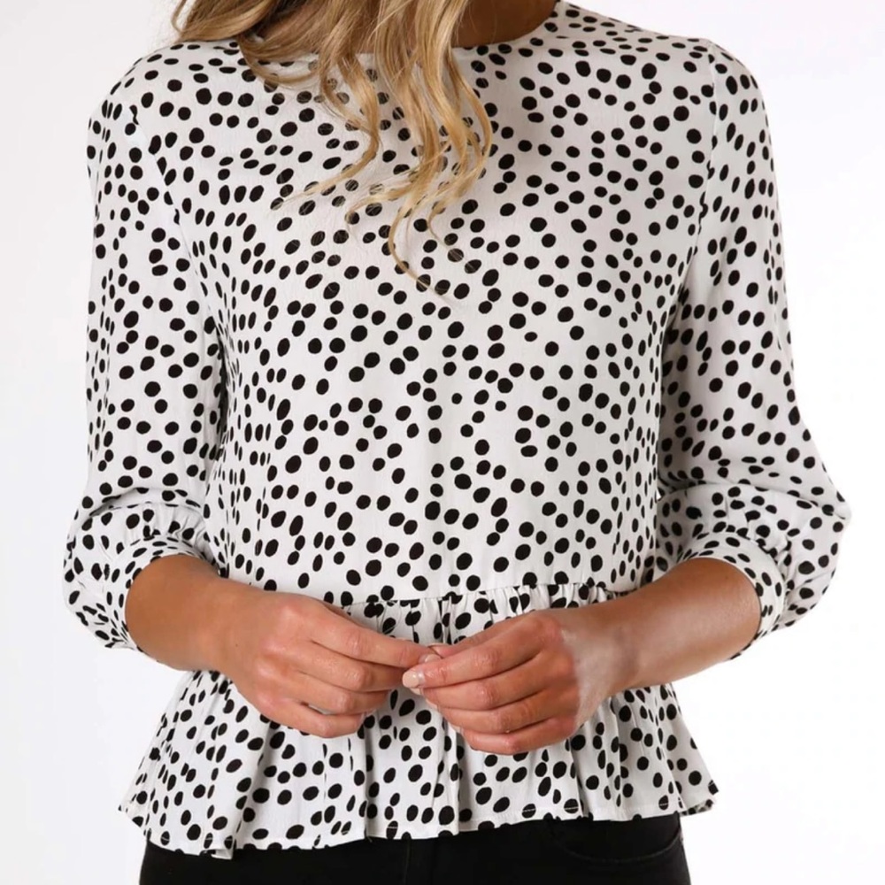Sass Australia black and white polka dot peplum blouse with 3/4 sleeves. US 2
